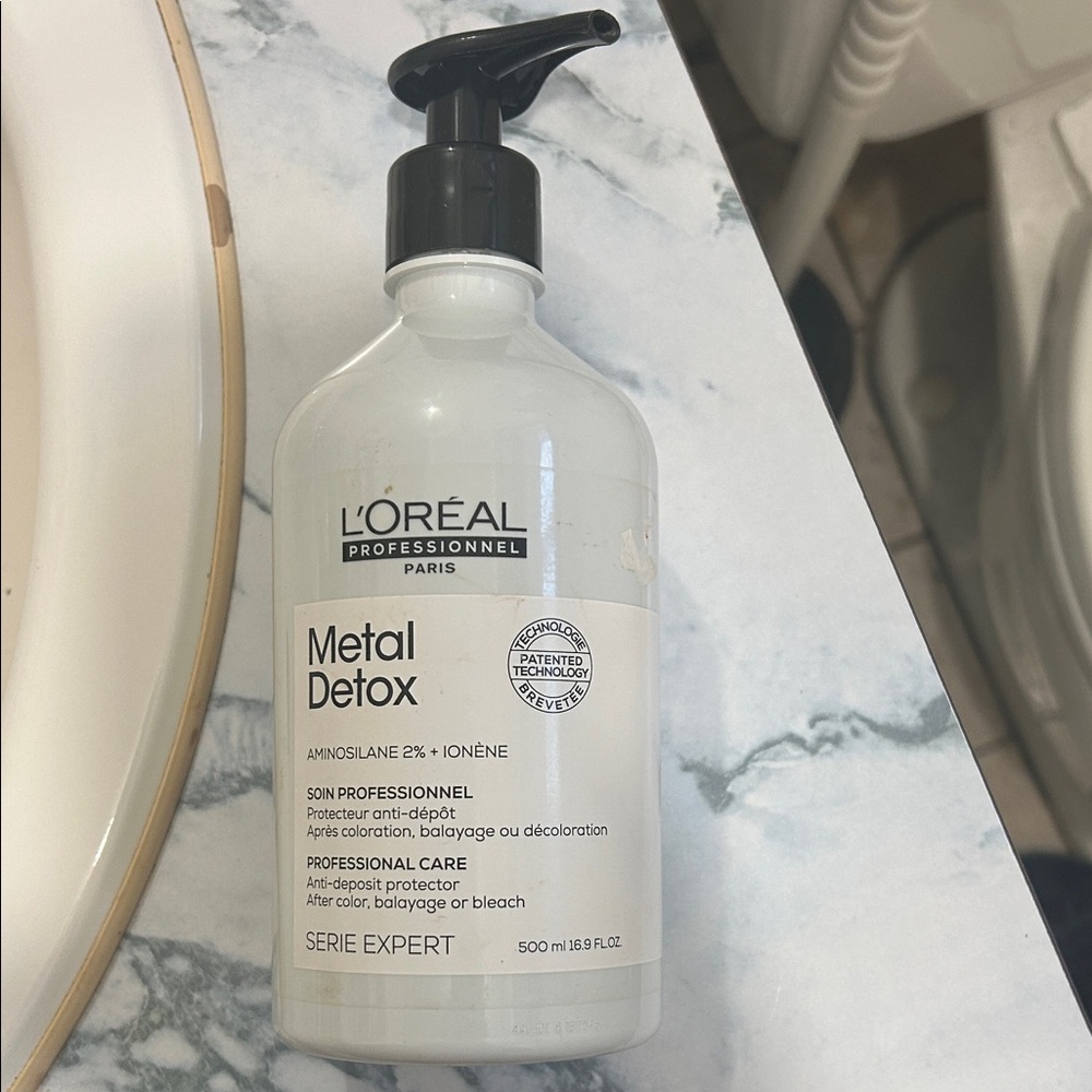 L'Oreal Professionnel Metal Detox Hair Treatment